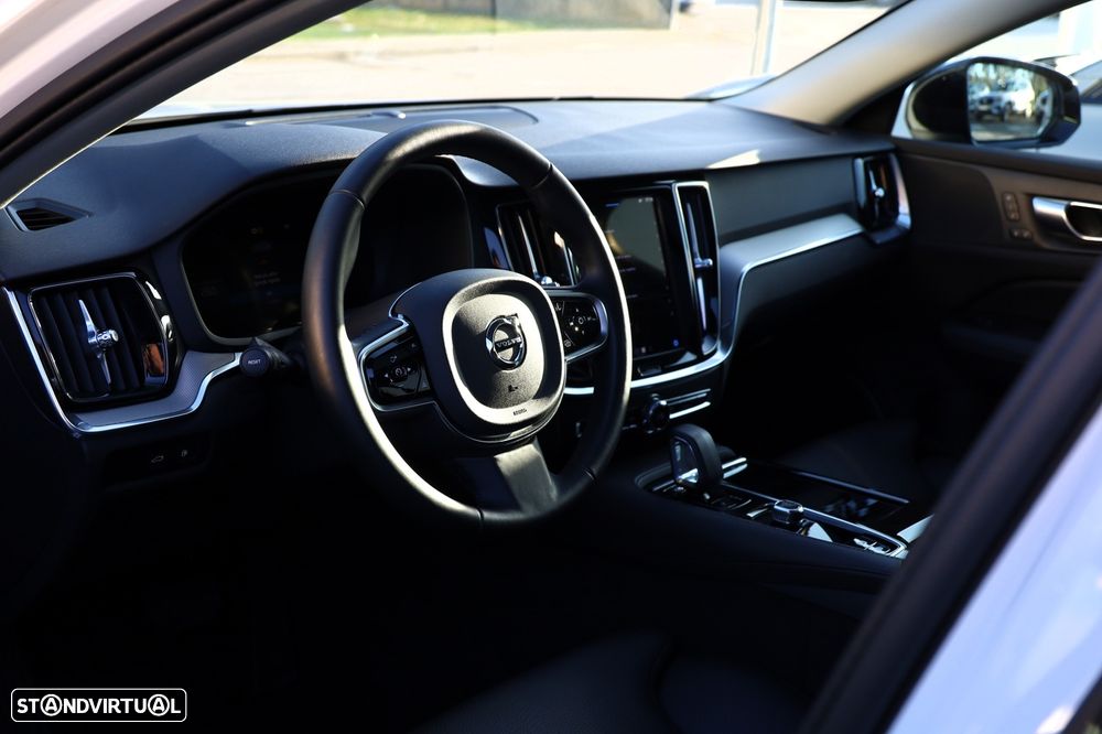 Volvo V60 2.0 T6 AWD TE Plus Dark - 15