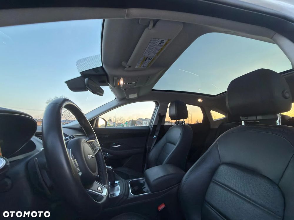 Jaguar E-Pace P250 AWD SE - 32