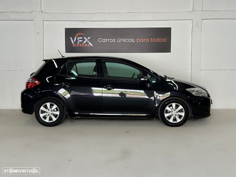 Toyota Auris 1.4 D-4D Exclusive+Navi - 11