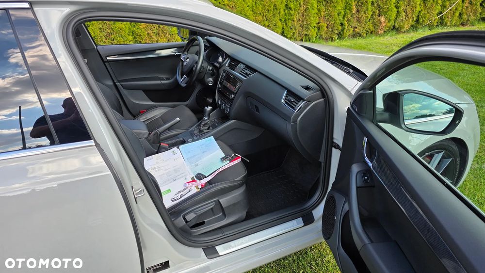 Skoda Octavia 2.0 TDI RS DSG - 24
