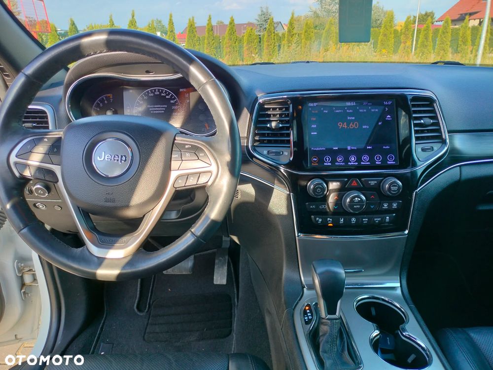 Jeep Grand Cherokee - 14