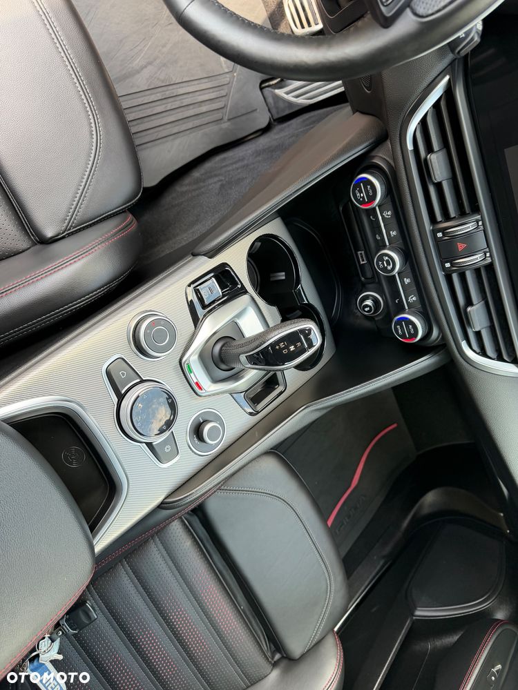 Alfa Romeo Giulia 2.0 Turbo Tributo Italiano Q4 - 22