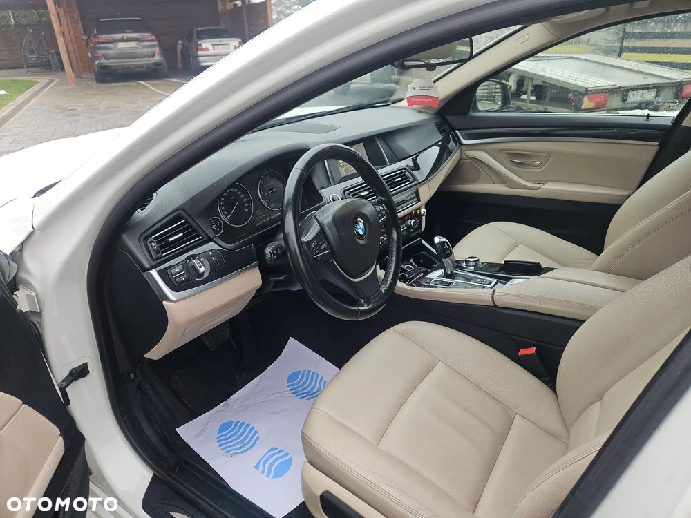 BMW Seria 5 525d xDrive Luxury Line - 8