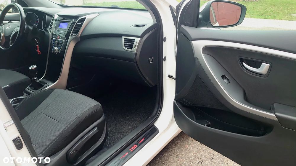 Hyundai i30 blue 1.6 GDI Passion - 28