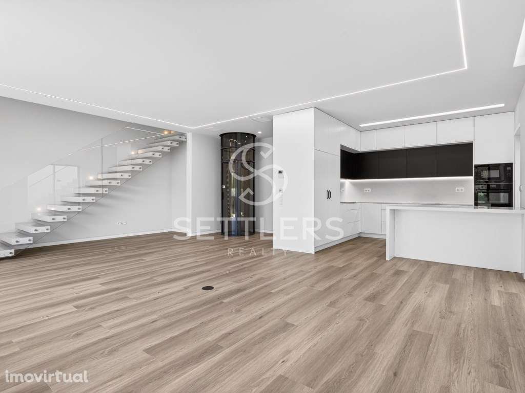 Moradia Isolada T3 + 1 - Estoril - Grande imagem: 3/41