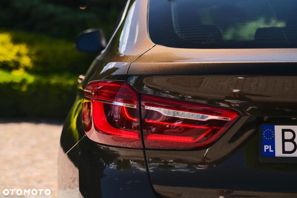 BMW X6 xDrive50i - 14