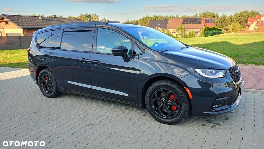 Chrysler Pacifica - 4