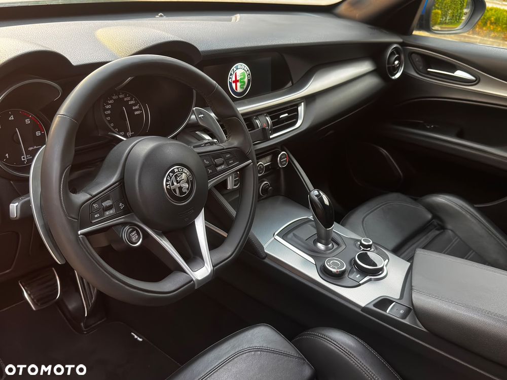 Alfa Romeo Stelvio 2.2 16V AT8-Q4 Executive - 33
