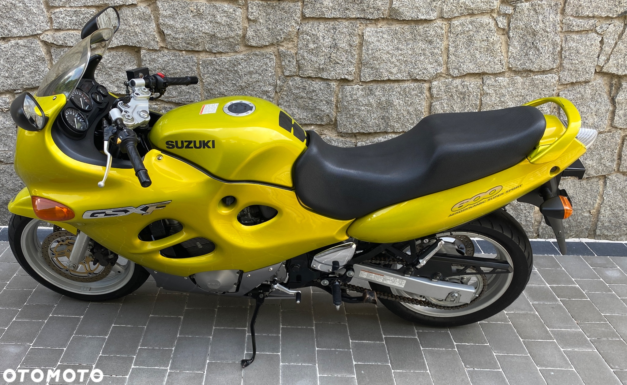 Suzuki GSX - 20