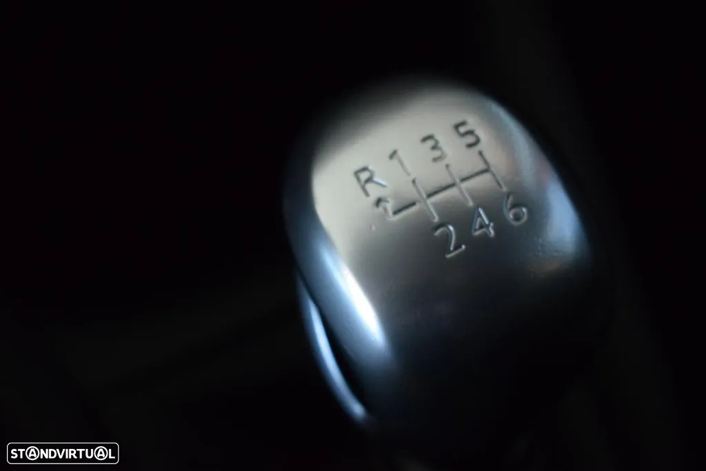 Peugeot 208 1.5 BlueHDi Signature - 24