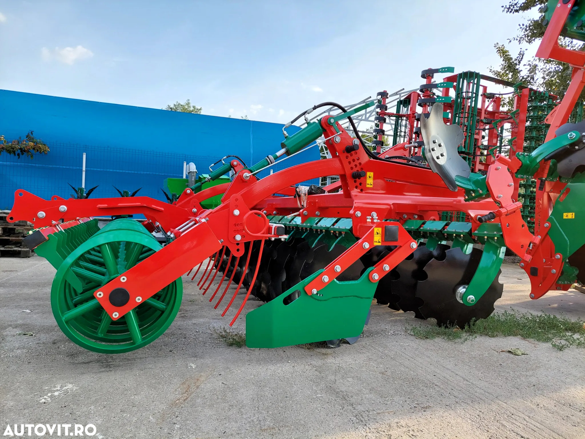 Agro-Masz BT30 terradisc purtat de 3m - 4