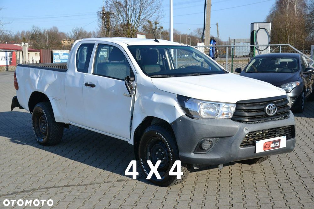 Toyota Hilux - 1