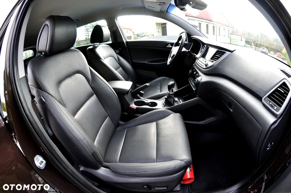 Hyundai Tucson 1.7 CRDI BlueDrive Style 2WD - 19