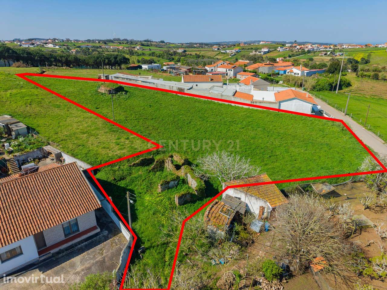 Ruína com Terreno Urbanizável em Vestiaria - Alcobaça - Grande imagem: 2/15