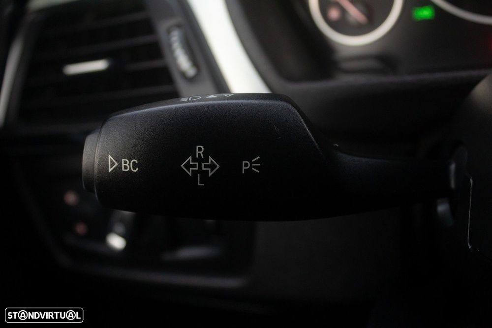 BMW 320 d Auto Pack M - 16