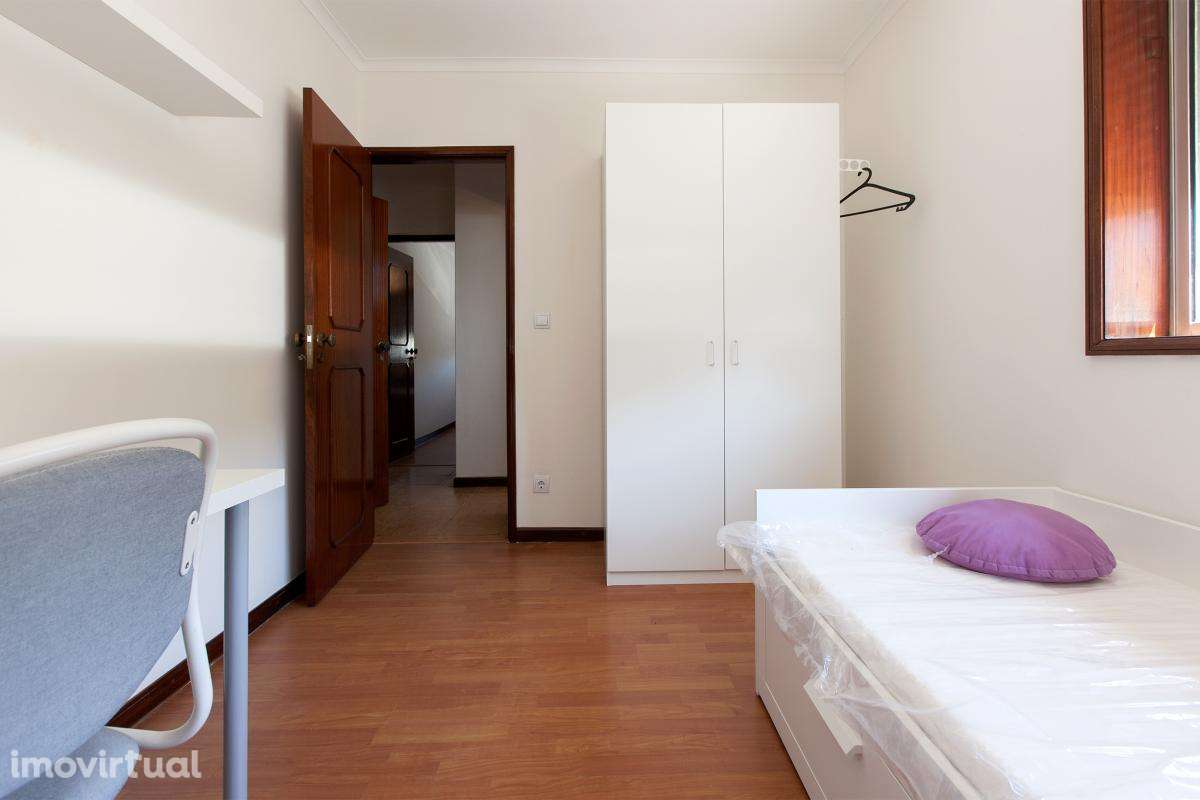 Quarto - localizado em Paranhos Porto - Grande imagem: 3/22