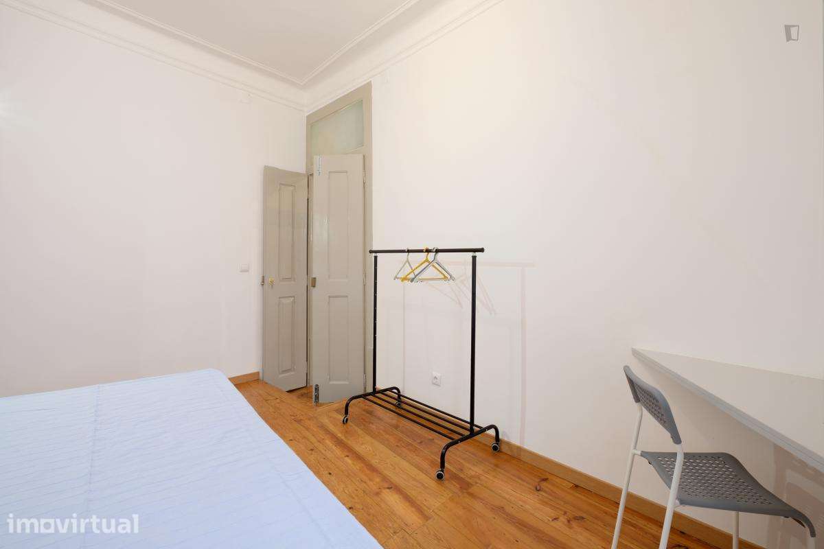 Quarto - localizado em Baixa Coimbra - Grande imagem: 2/9
