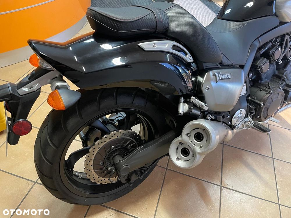 Yamaha V-MAX - 9
