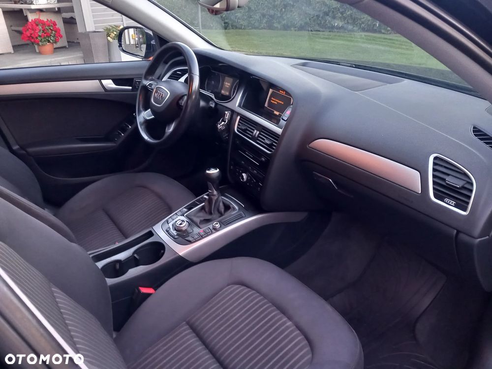 Audi A4 Avant 2.0 TDI DPF Ambiente - 32