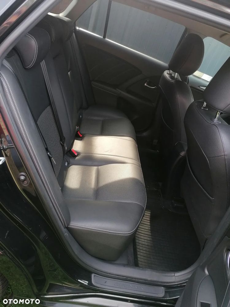 Toyota Avensis - 9