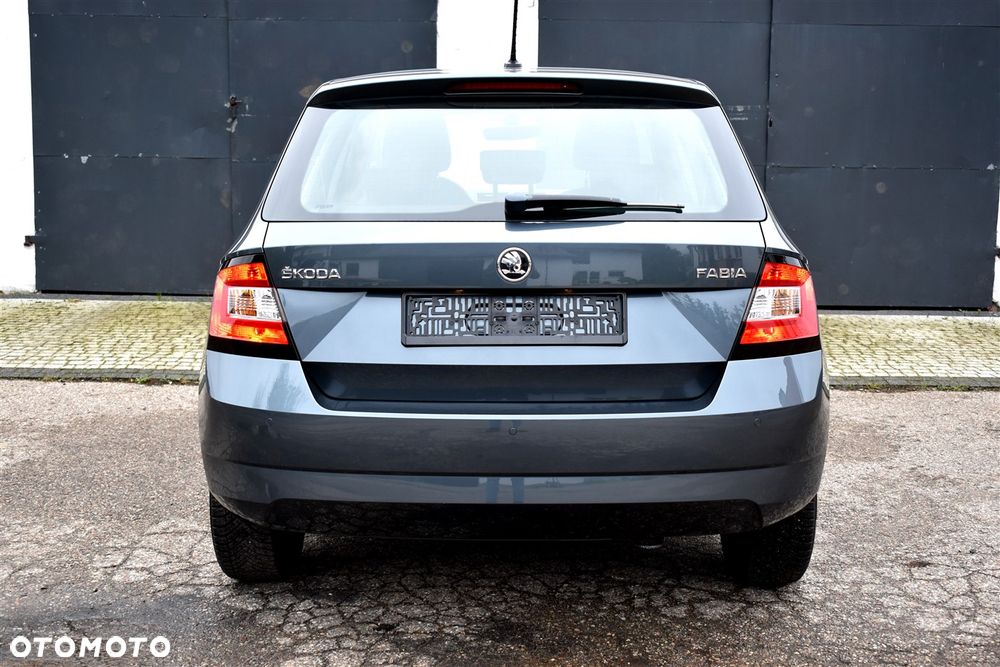 Skoda Fabia 1.2 TSI Cool Edition Red & Grey - 9