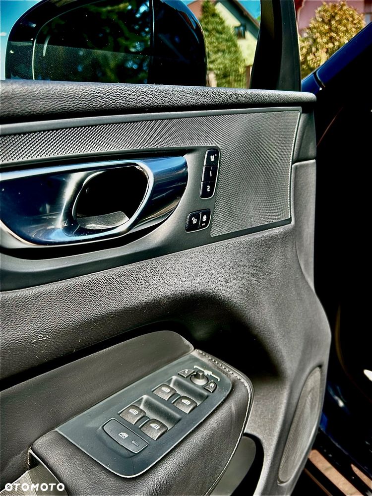 Volvo XC 60 - 24