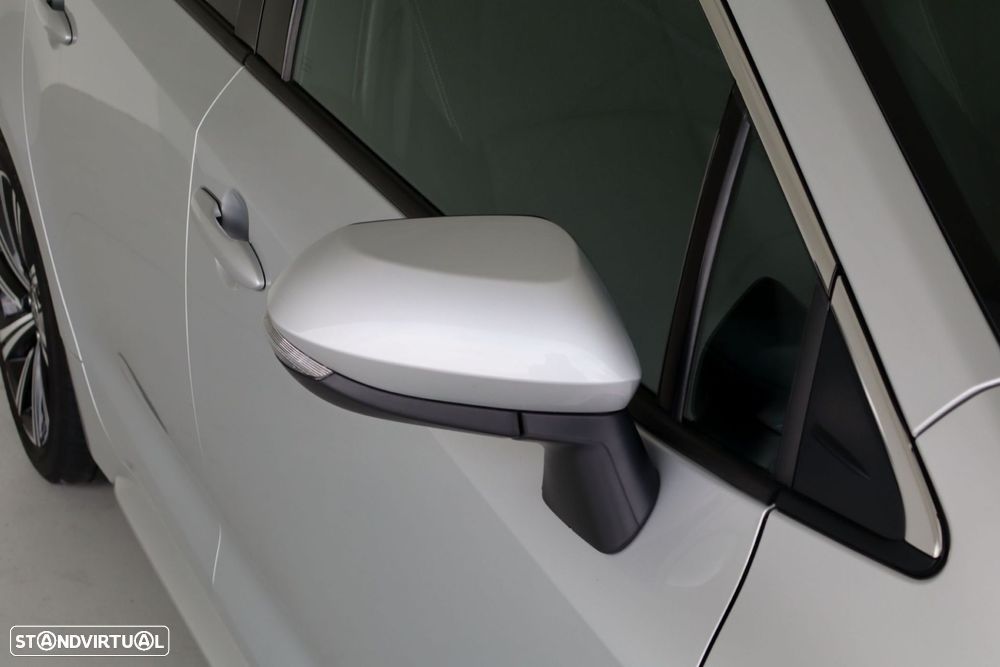 Toyota Corolla Touring Sports 1.8 Hybrid Comfort+P.Sport - 4