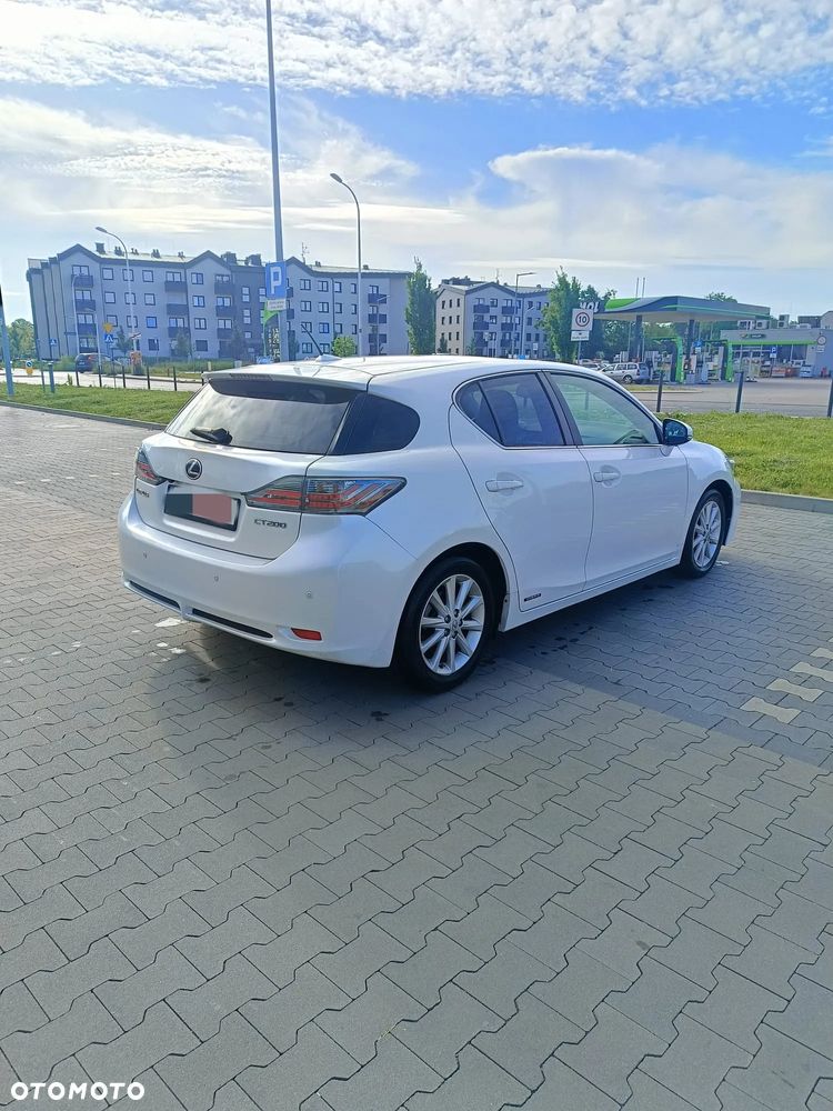 Lexus CT - 4
