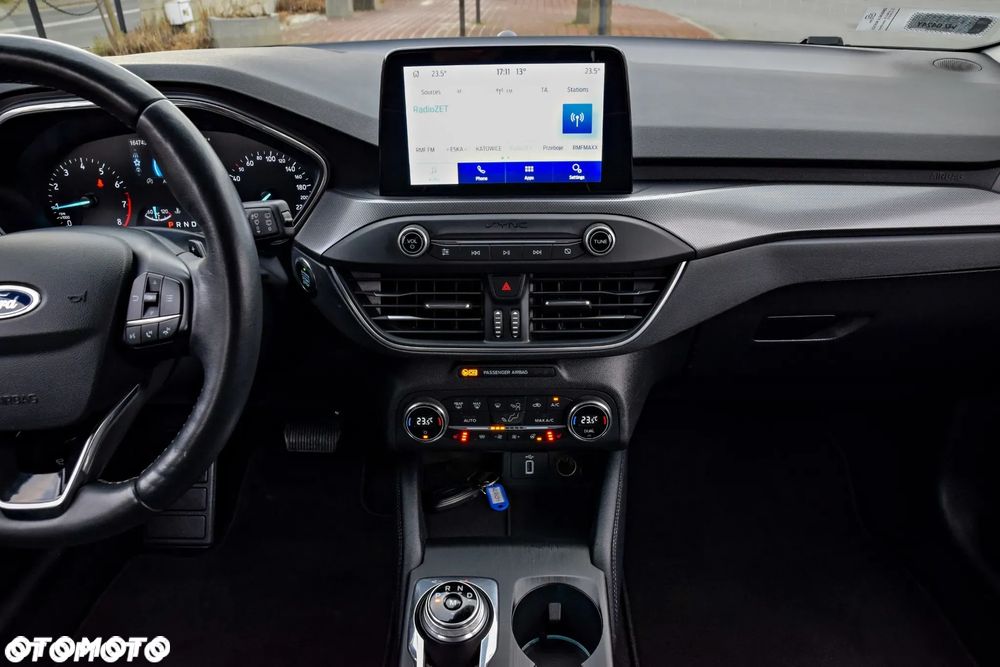 Ford Focus 1.5 EcoBoost Titanium X - 32