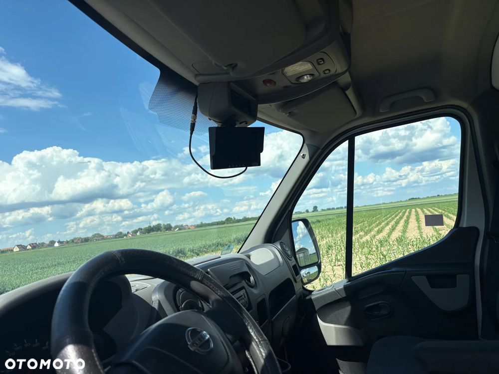 Nissan NV400 - 14