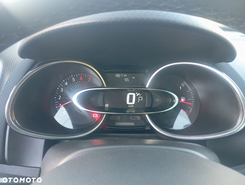 Renault Clio - 7
