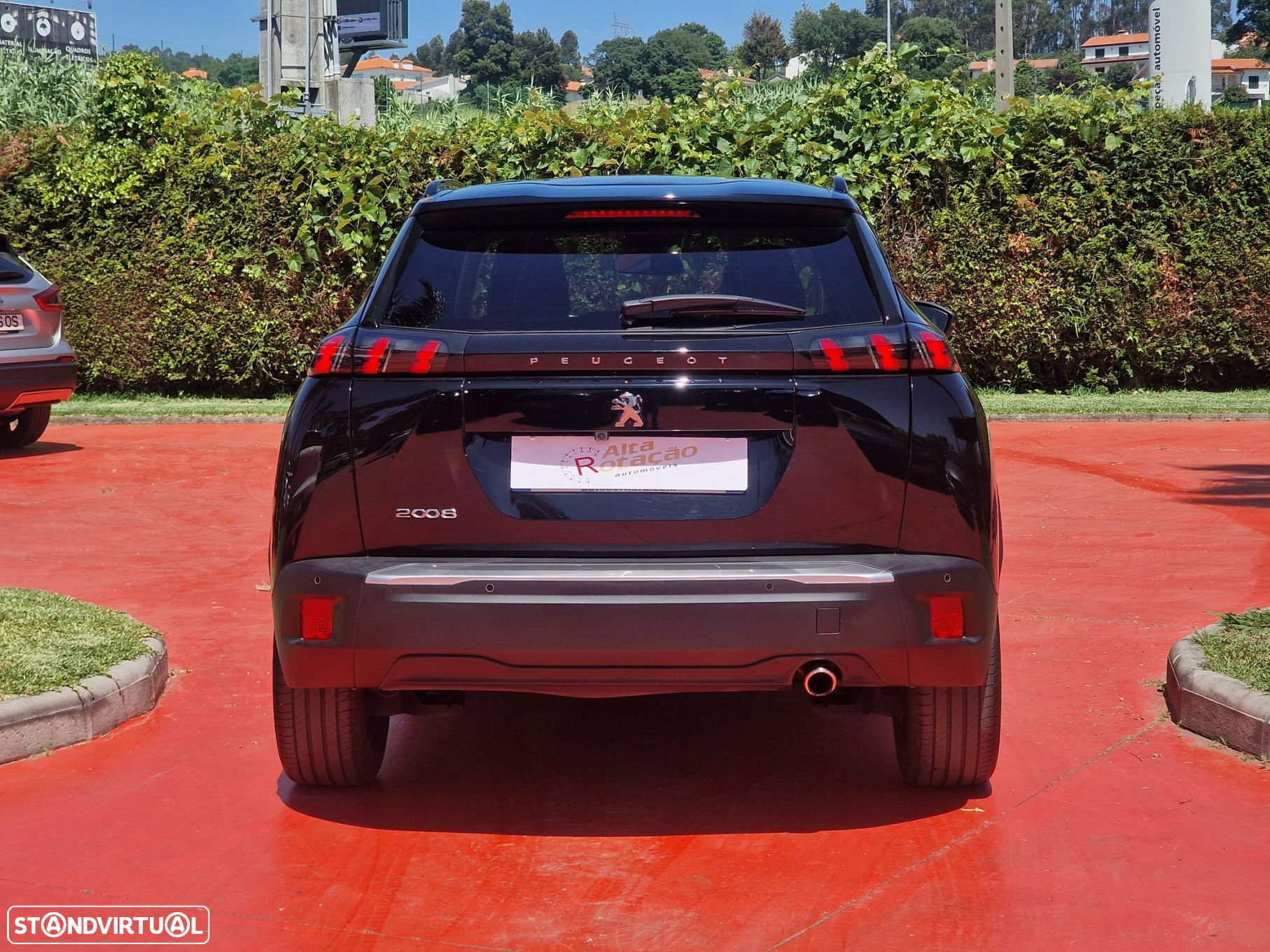 Peugeot 2008 1.5 BlueHDi Allure EAT8 - 4