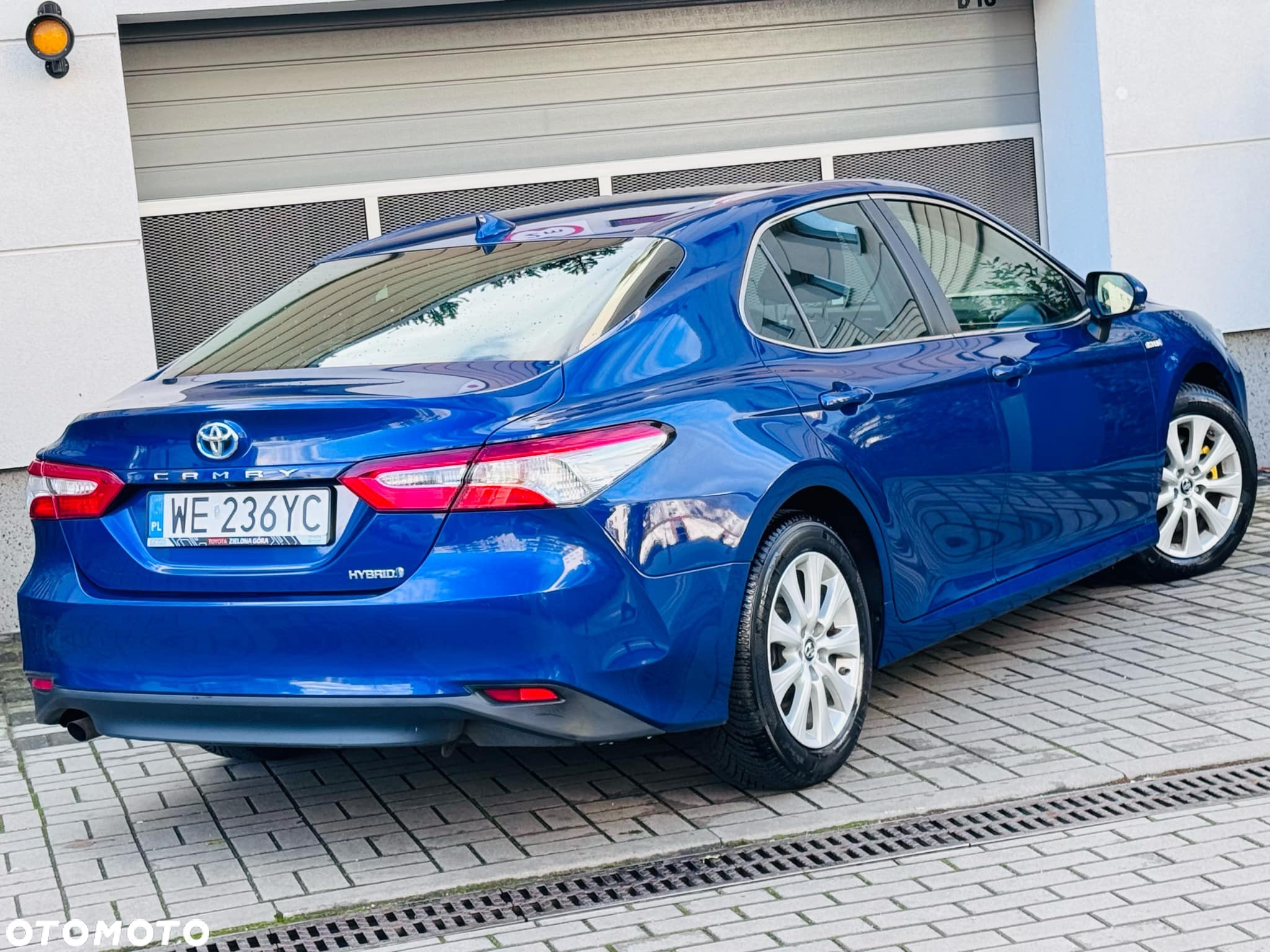Toyota Camry 2.5 Hybrid Comfort CVT - 12