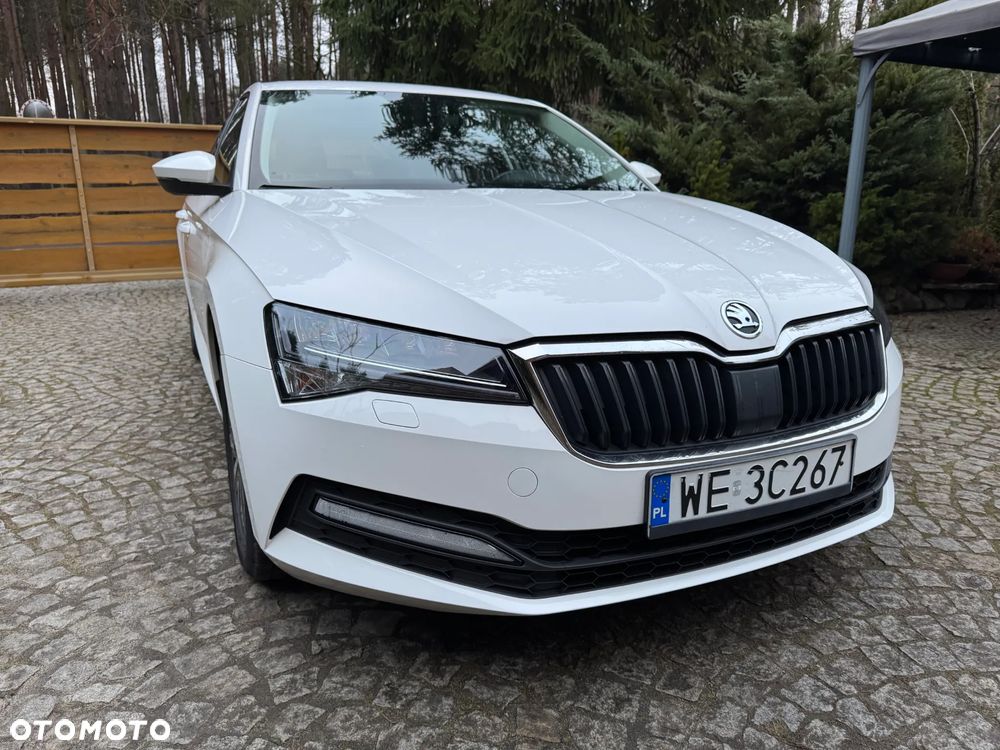 Skoda Superb 2.0 TDI SCR Ambition - 9