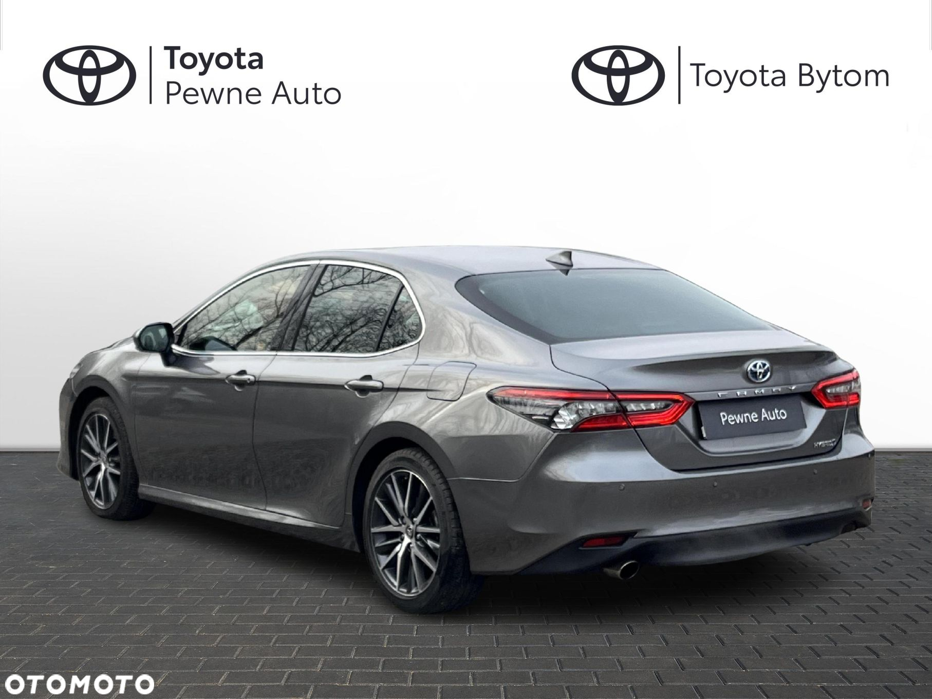 Toyota Camry - 5