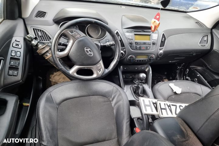 Borna baterie 37180-2s200 Hyundai ix35 1 [facelift] [2013 - 2015] 2.0 - 8