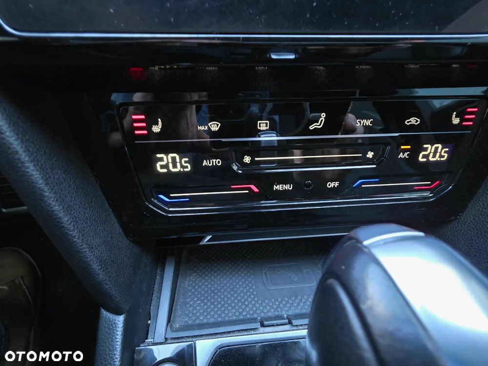 Volkswagen Arteon 2.0 TDI 4Motion R-Line DSG - 26