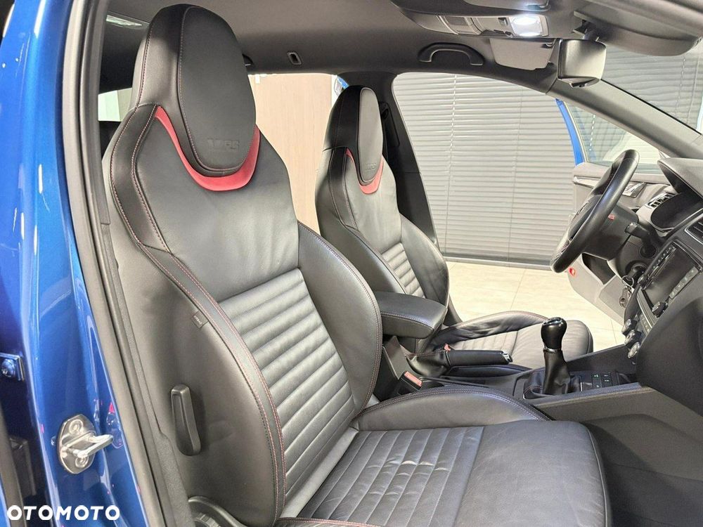 Skoda Octavia 2.0 TSI RS - 38