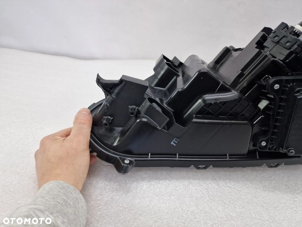 MITSUBISHI ECLIPSE CROSS PRAWA LAMPA PRZEDNIA PRZÓD FULL LED , NR STANLEY W3153 , NR AUKCJI LA449 - 16