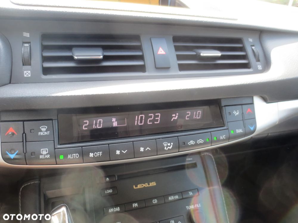 Lexus CT 200h Eco / Elite - 32