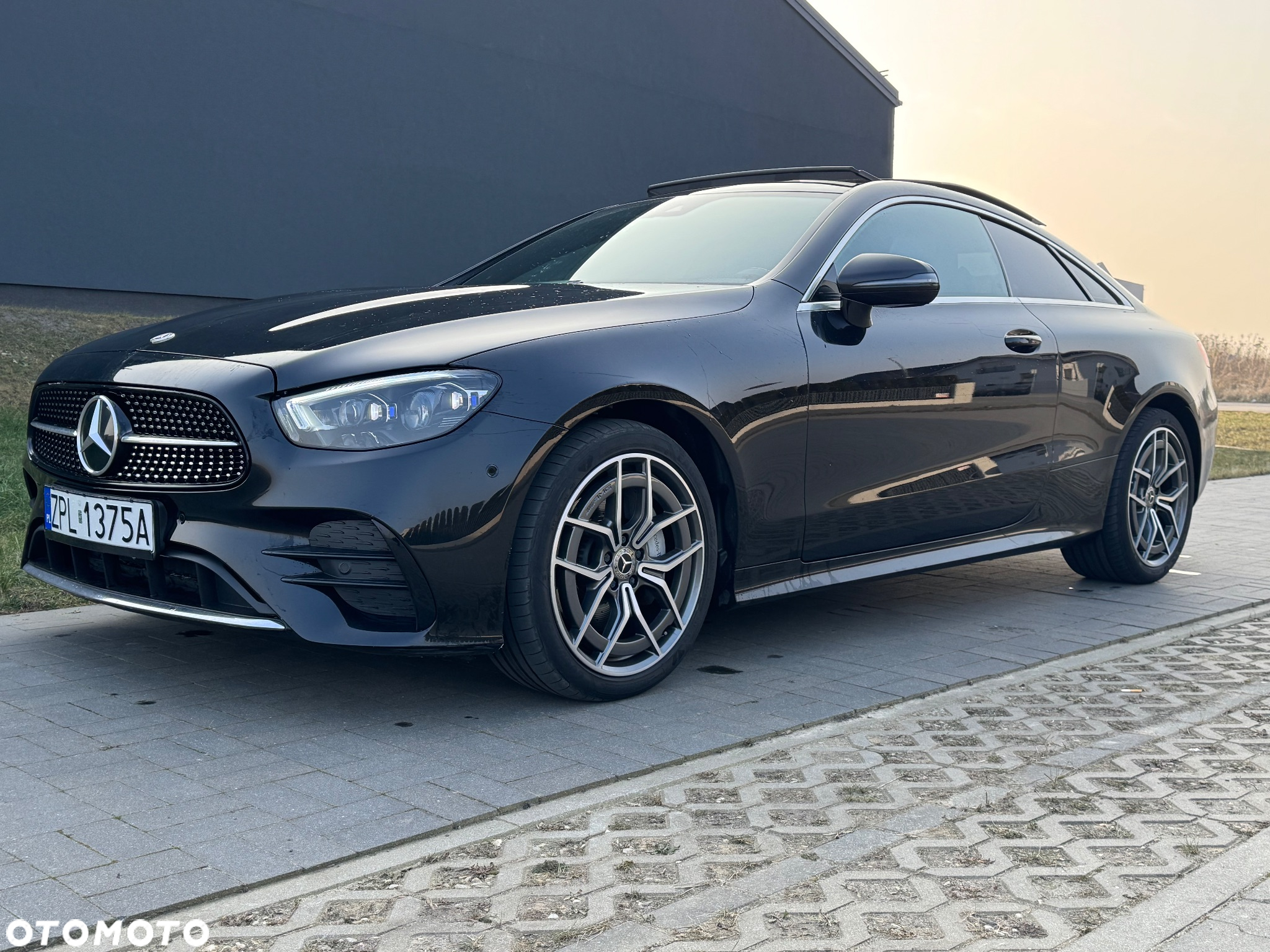 Mercedes-Benz Klasa E 220 d Coupe 4-Matic AMG - 22
