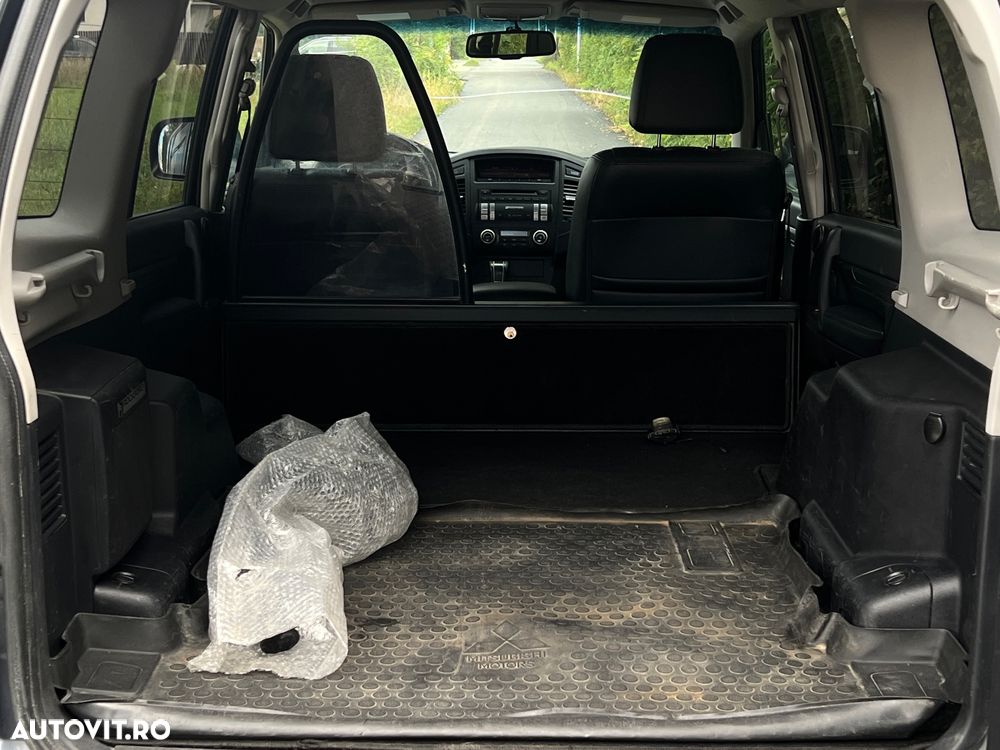 Mitsubishi Pajero 3.2 DI-D Automatik Instyle - 12