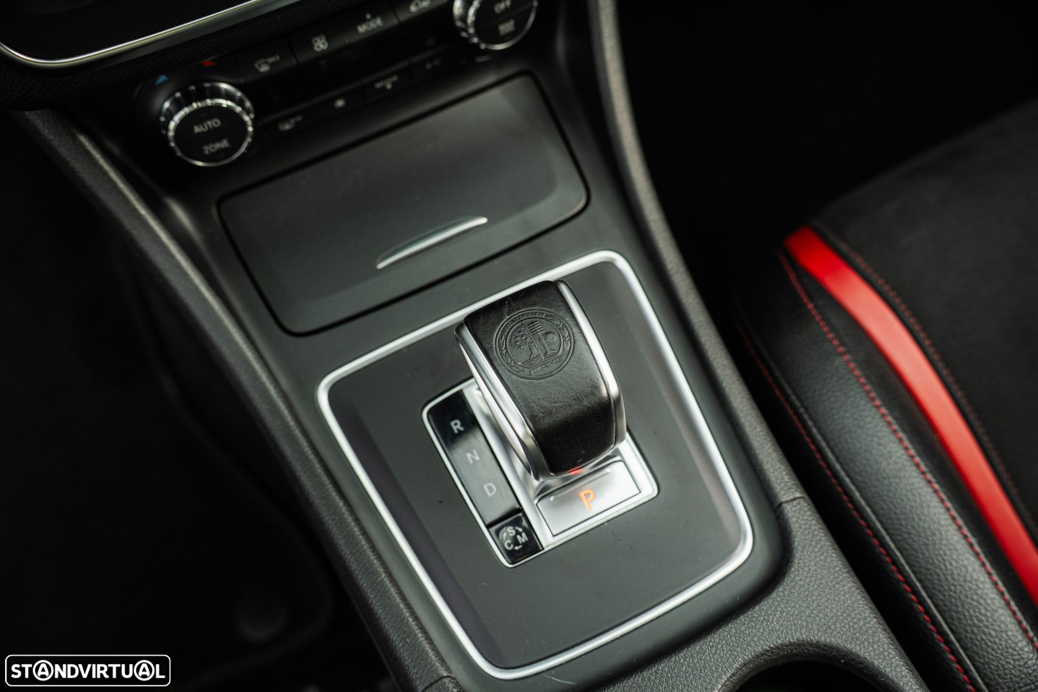 Mercedes-Benz GLA 45 AMG 4Matic 7G-DCT - 30