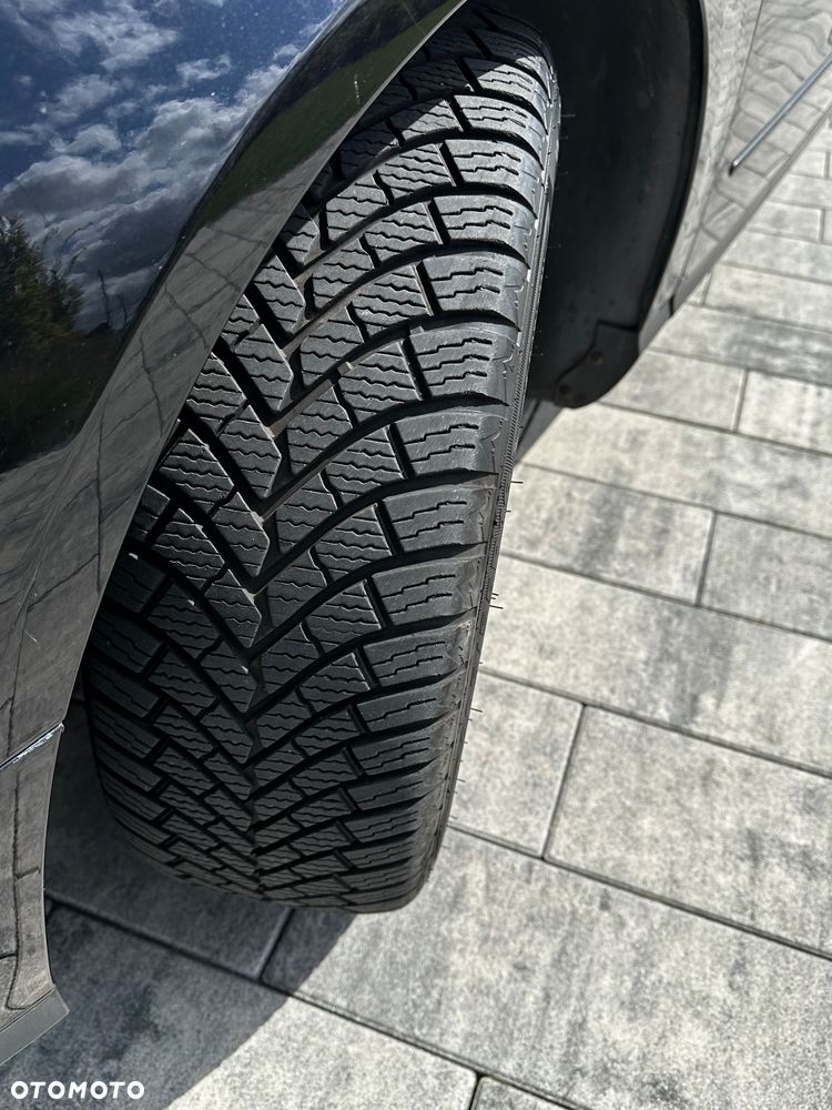 Volkswagen Passat - 18