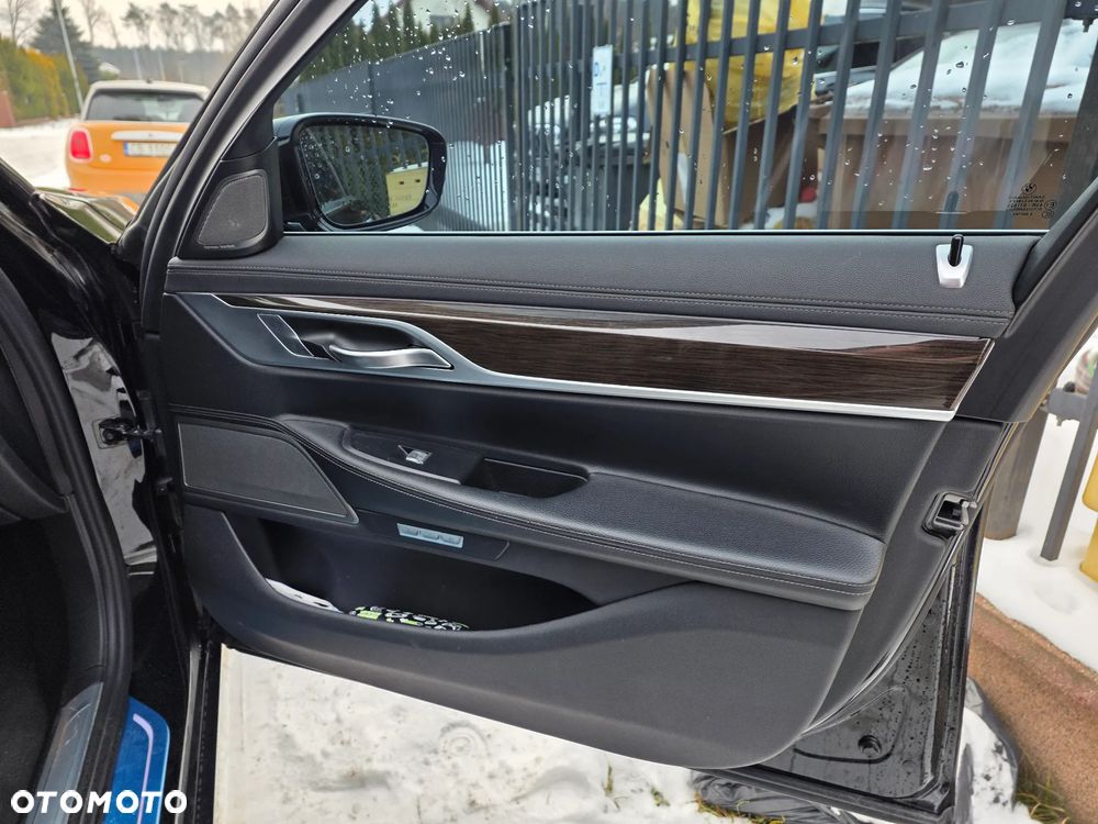 BMW Seria 7 740Li - 18
