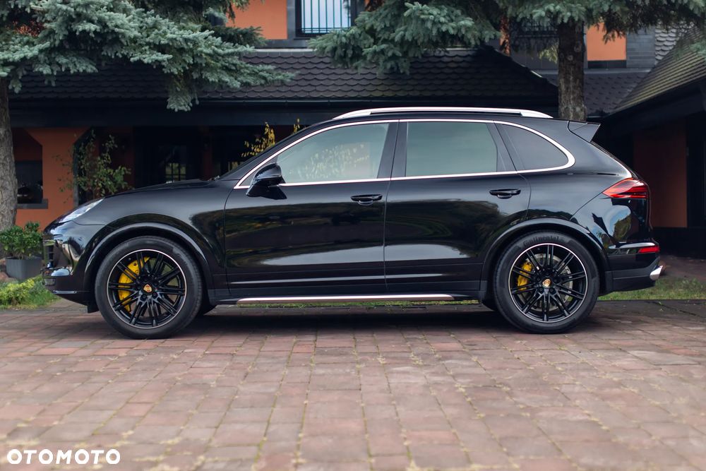 Porsche Cayenne Turbo S - 6