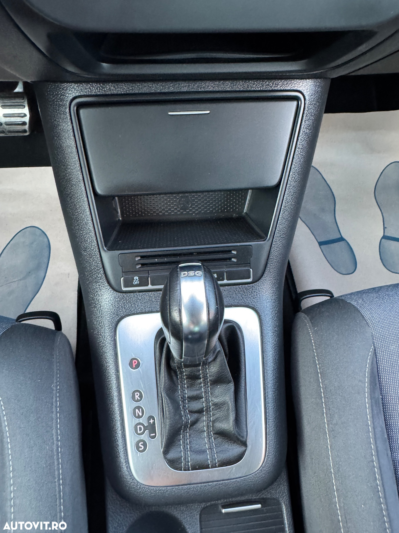 Volkswagen Golf 1.6 TDI DPF DSG MATCH - 11