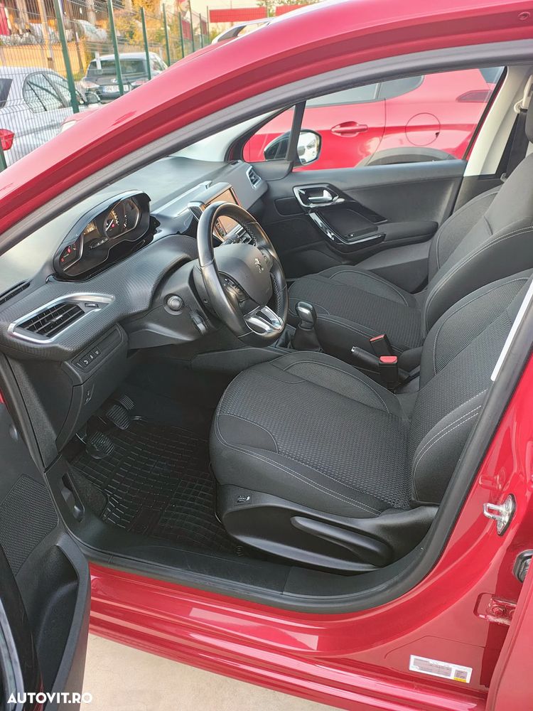 Peugeot 208 PureTech 110 Stop & Start Allure - 9