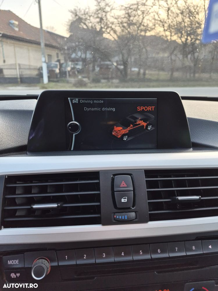 BMW Seria 3 320i Efficient Dynamics Edition Luxury Line - 13