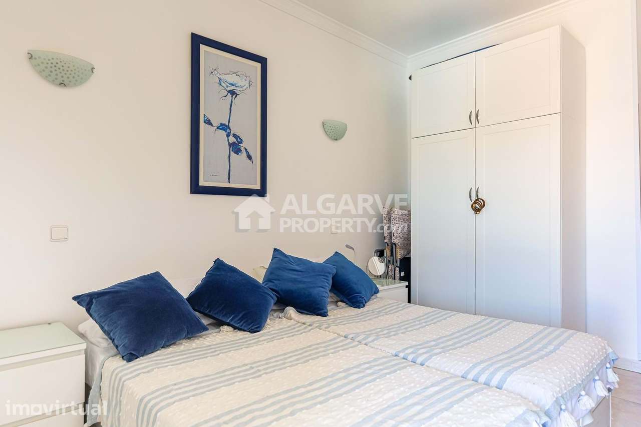 Bonito apartamento T1+1 perto da Praia da Galé e Golfe Salgados - Grande imagem: 5/16